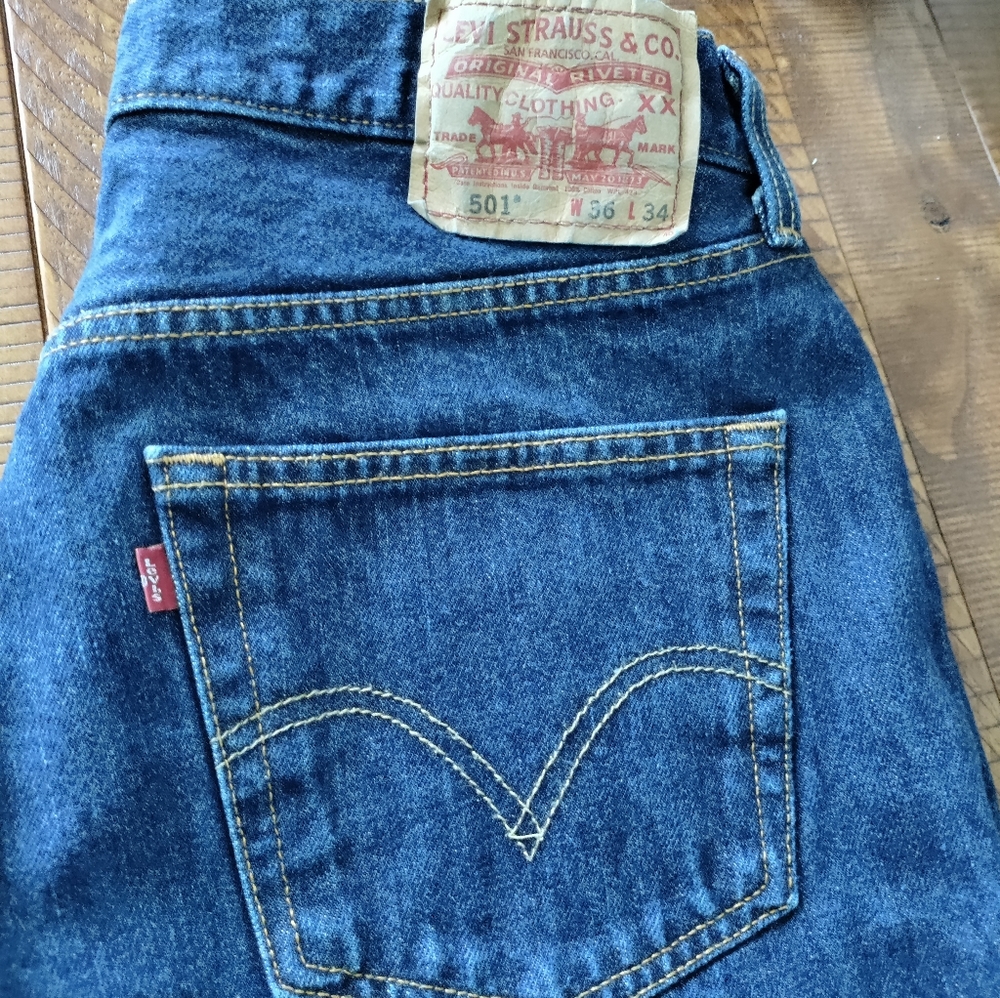 Levi's 501 dark rinse 36x,34 excellent condition, washed once, never worn